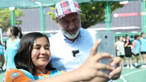 Başkan Çolakbayrakdar; Gençlere Yeni Projelerin Müjdesini Verdi