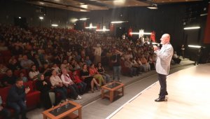 Başkan Çolakbayrakdar: "Her zaman yanında olduğumuz gençler için ne yapsak azdır"