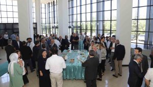 ERÜ'de bayramlaşma töreni düzenlendi
