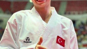 Gülbahar Gözütok'tan bronz madalya