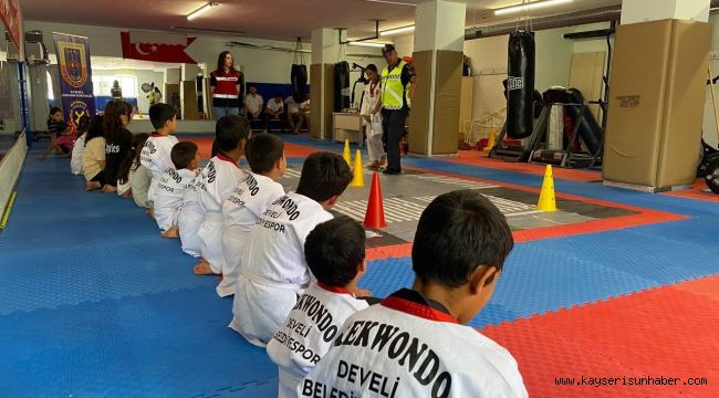 Jandarmadan öğrencilere 'taekwondo' eğitimi