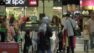 KUMSmall'un konsept mağazasına vatandaşlar akın etti