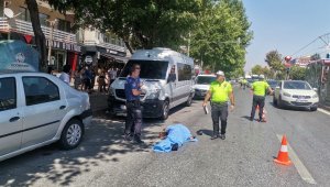 Otomobilin çarptığı yaşlı adam metrelerce havaya savruldu