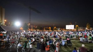 TOKİ'de Açık Hava Sineması Yoğun İlgi Gördü