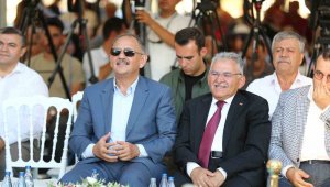 Bakan Özhaseki'den Büyükkılıç'a: "Hizmetlerini maşallah konuşturuyor"