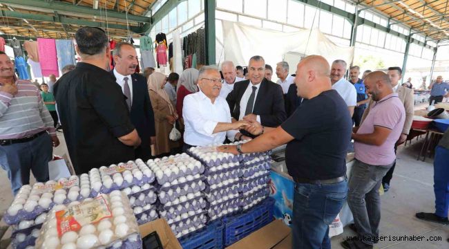 Başkan Büyükkılıç, Tomarza'da Esnafla Buluştu