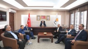 Büyükkılıç'tan başkanlarla, AK Parti il başkanı ve yönetimine 'hayırlı olsun' ziyareti