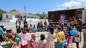 Talas'ın gezici kütüphanesi yola devam ediyor