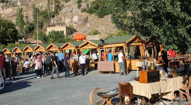 Talas'ta bu pazar 'Antika Pazarı' var