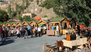 Talas'ta bu pazar 'Antika Pazarı' var