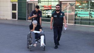 Yakalanacağını anladı, 1'inci kattan atladı