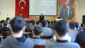 Başkan Büyükkılıç'tan Öğrencilerle 'Kariyer' Sohbetleri