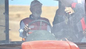 Başkan Çolakbayrakdar: "Türkiye Yüzyılı'nda çiftçilerimizi geleceğe taşıyacak projeler üretiyoruz"