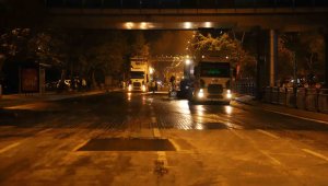 Büyükşehir'den 70 personel, 50 iş makinesi ile gece mesaisi