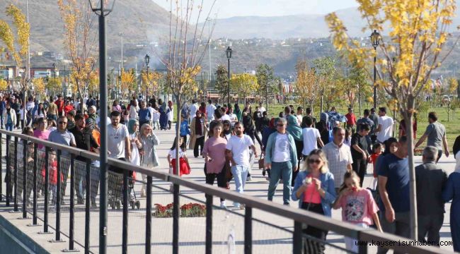 Kayseri, Recep Tayyip Erdoğan Millet Bahçesi'ne akın ediyor