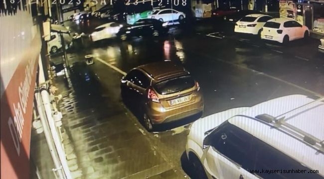 2 kişinin yaralandığı kaza kamerada