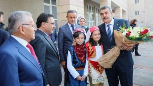 Bakan Tekin'den Kayseri Valiliği'ne ziyaret