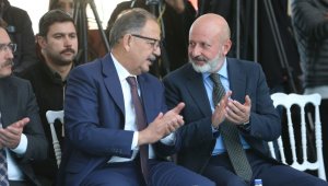 Başkan Çolakbayrakdar, "Türkiye'ye örnek olan projelerle yüreklere dokunuyoruz"