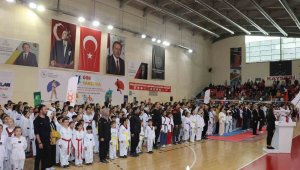 Kayseri Taekwondo sporcuları kuşak atladı
