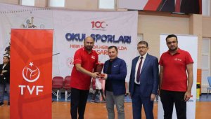 Kayseri'de 'Fabrika Voleybol Okulu' açıldı
