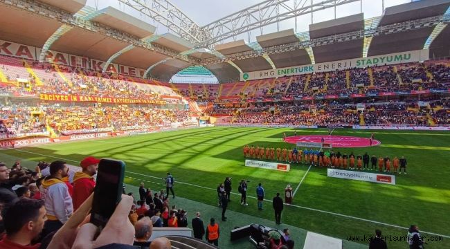 Kayserispor - Adana Demirspor maçını 9 bin taraftar izledi