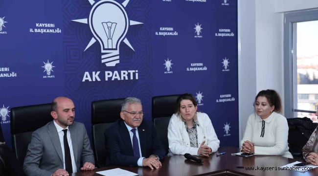 AK Parti Melikgazi İlçe Başkanı Şahin'i ziyaret eden Büyükkılıç, Ak Kadınlarla da bir araya geldi