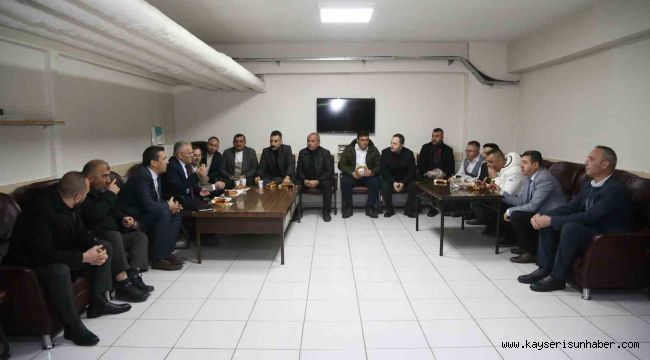 Başkan Büyükkılıç; şoförlerle çay içti, simit yedi