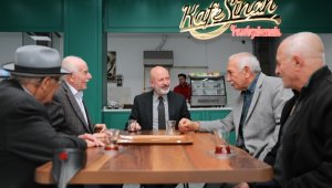 Gençlerden Başkan Çolakbayrakdar'a hizmet teşekkürü