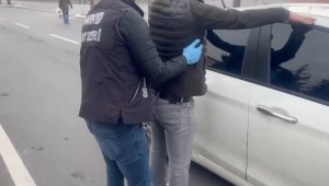 Kayseri'de uyuşturucu tacirlerine suçüstü: 2.7 kilo uyuşturucu madde ele geçirildi