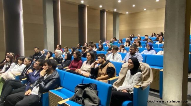 Psikoloji öğrencileri konferansta buluştu