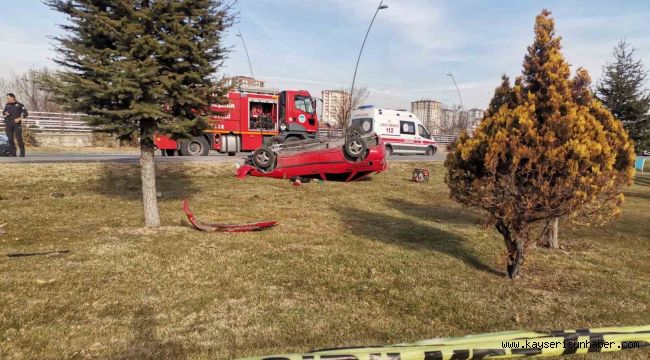 Takla atan otomobil parka savruldu