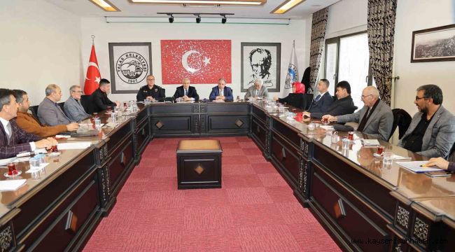 Talas'ta merkez muhtarlarla 5 yılın değerlendirmesi