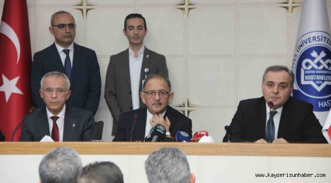 Turkuaz Seramik ERÜ'ye sağlık cihazı bağışlandı