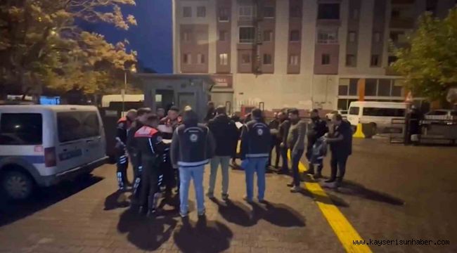 Ülkeye "yasa dışı" giriş yapan 27 şahıs yakalandı