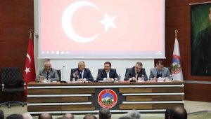 Vali Çiçek mahalle muhtarlarını dinledi