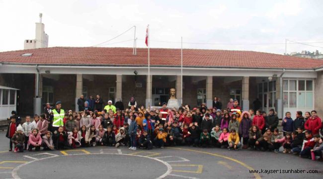 364 öğrenciye jandarmanın tanıtımı yapıldı