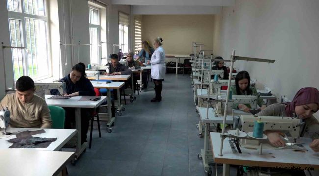 'Mobilya Terziliği' Kursiyerleri çok memnun