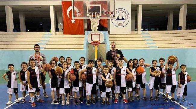 58 kardeş sporcu, aynı kulübün çatısı altında mücadele ediyor