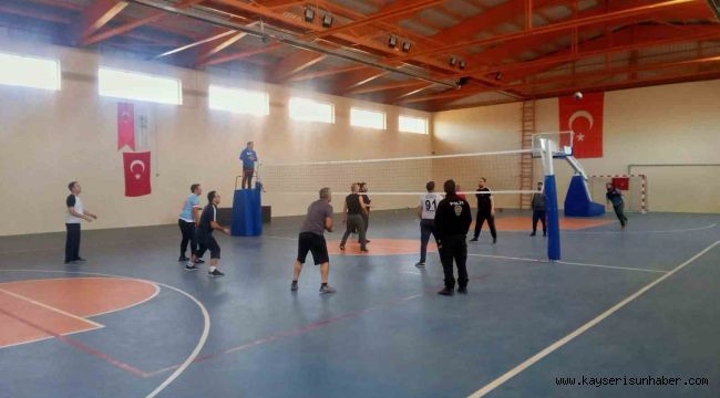 Akkışla'da voleybol heyecanı