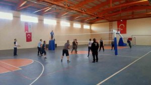 Akkışla'da voleybol heyecanı
