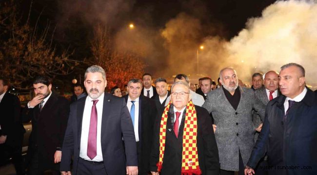 Başkan Büyükkılıç, Ankara dönüşü coşkuyla karşılandı