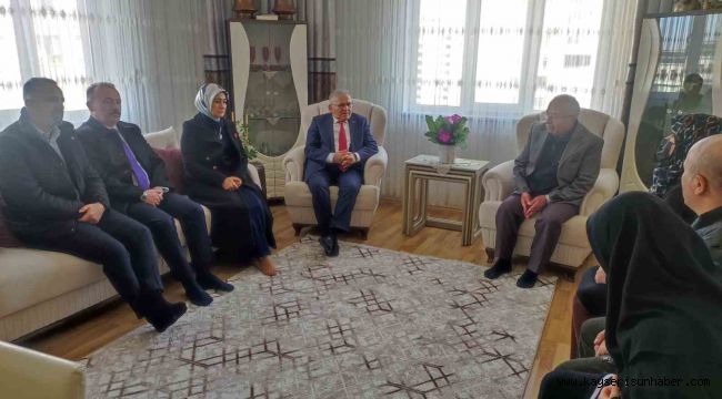 Başkan Büyükkılıç'tan şehit ailesine ziyaret