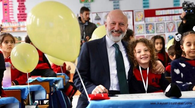 Başkan Çolakbayrakdar, öğrencilerin karne heyecanını paylaştı