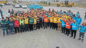 Başkan Çolakbayrakdar, "Yeter Ki bereket yağsın, kar temizlemeye hazırız"