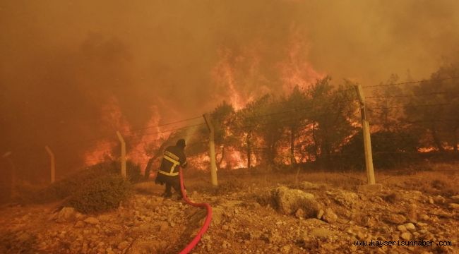 Büyükşehir İtfaiyesi'nden 2023'te 10 bin 225 olaya müdahale