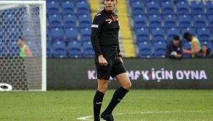 Karagümrük FK - Kayserispor maçının hakemi Burak Şeker