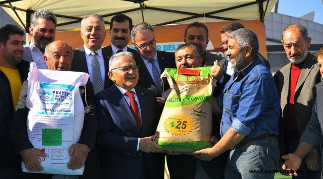 Kayseri Büyükşehir'den 2023 yılında tarımsal üretime 412 ton tohum desteği