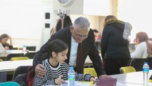 Kütüphaneler yarıyıl tatilinde öğrencilerle dolup taşıyor