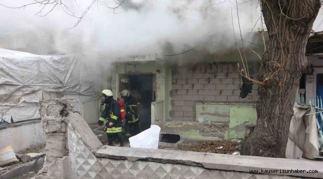 Metruk ikamette çıkan yangın söndürüldü