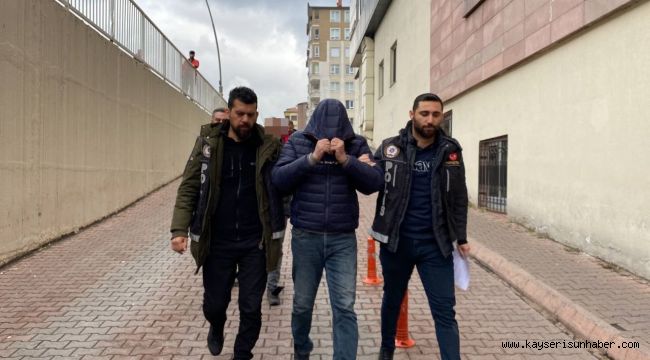 Sehpayla uyuşturucu taşıyanlar adliyede